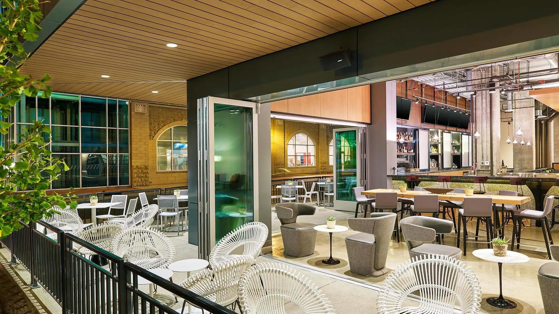 Aloft Louisville Downtown Hotel